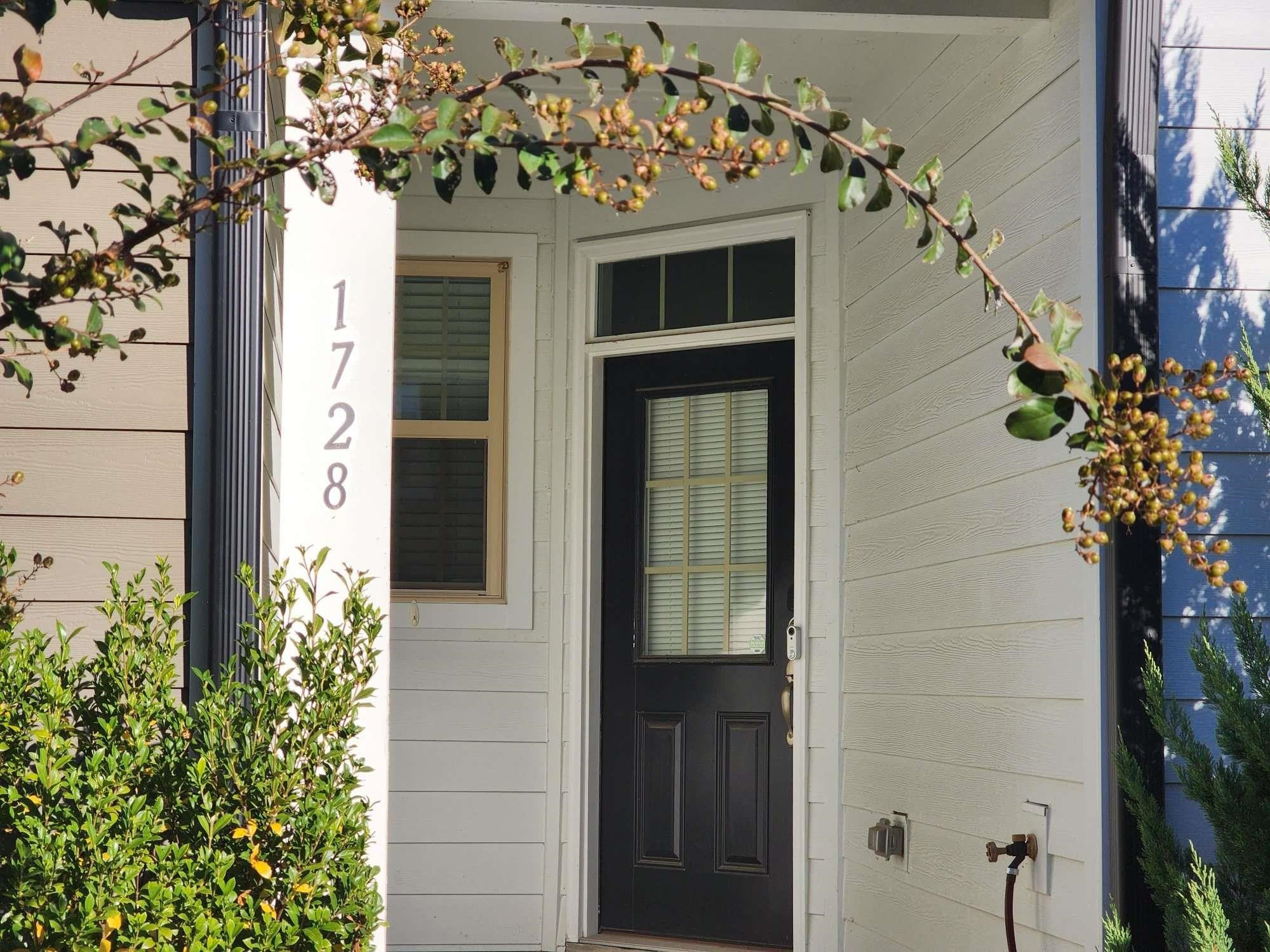 1728 Shady Oaks Drive Property Photo 4