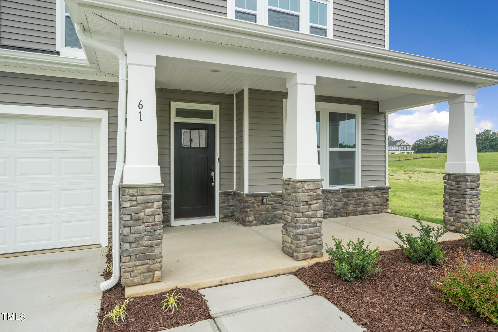 61 Whistling Way Property Photo 3