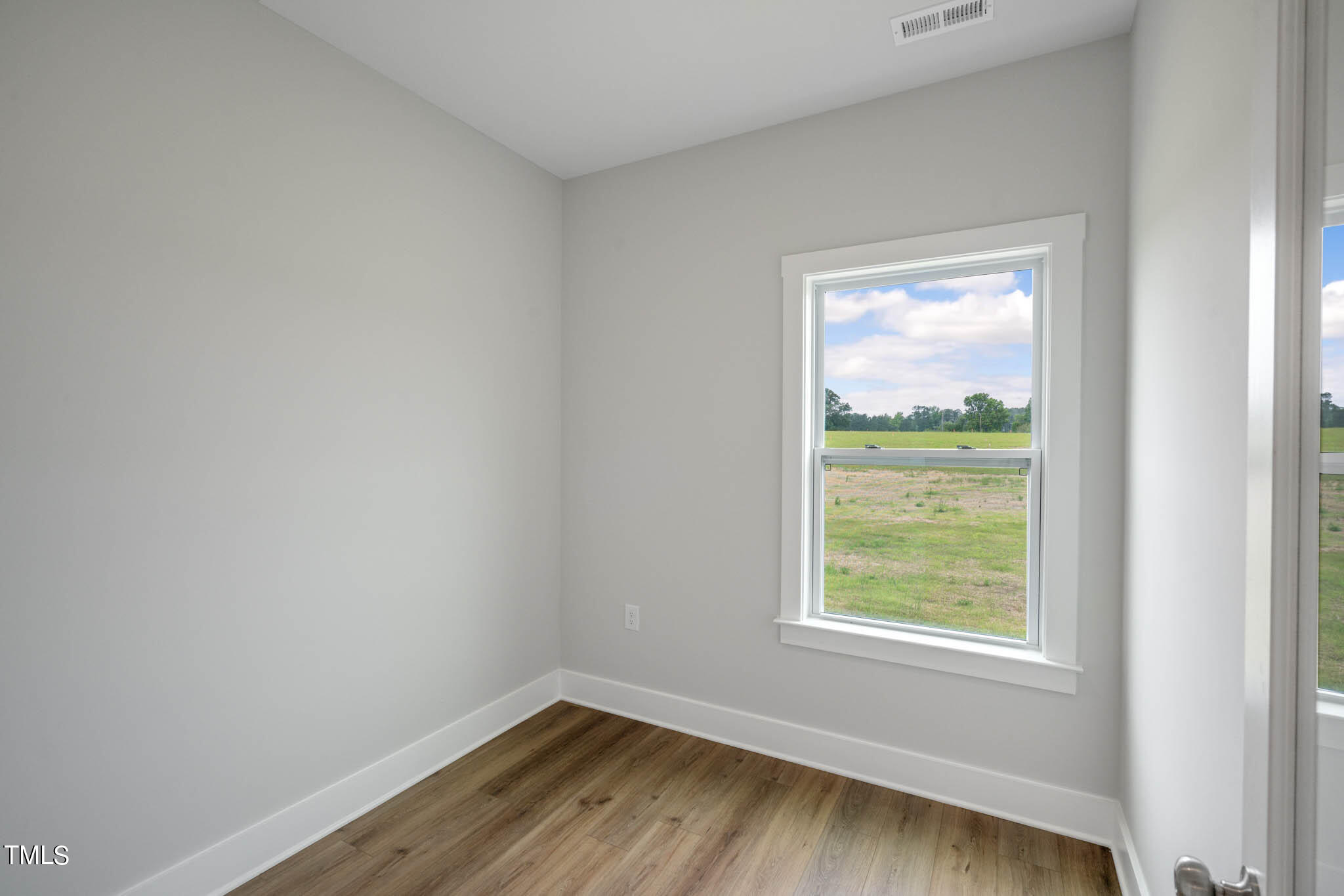 61 Whistling Way Property Photo 8