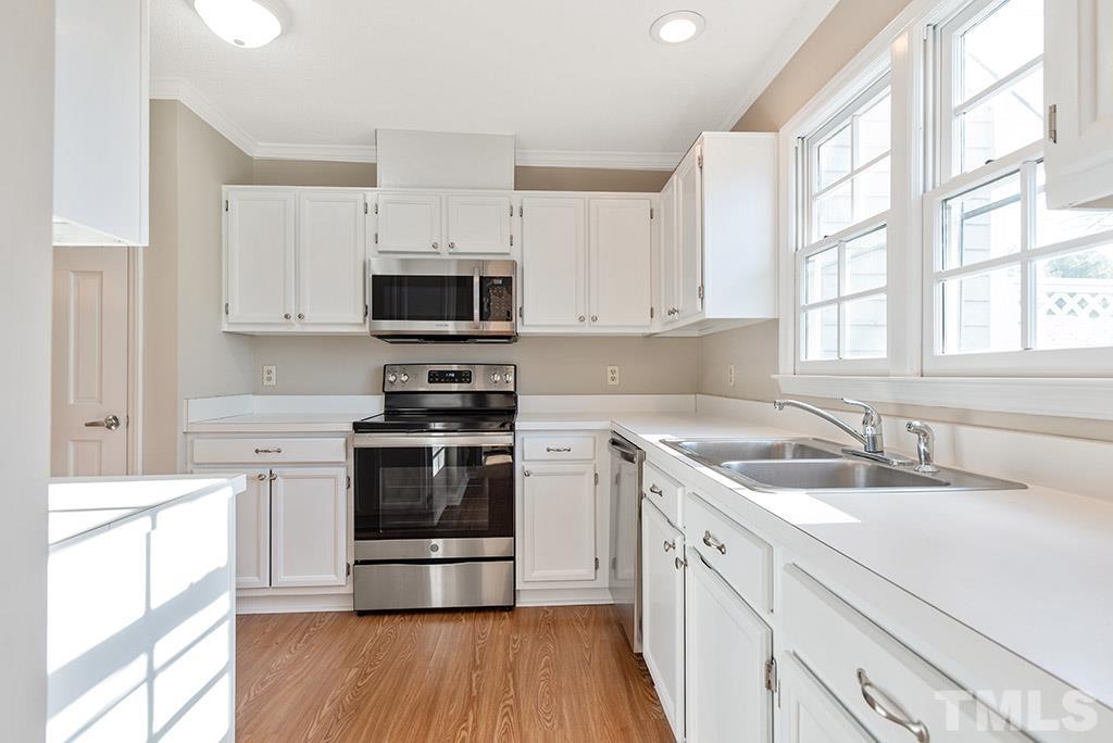 102 Lakewater Drive Property Photo 6