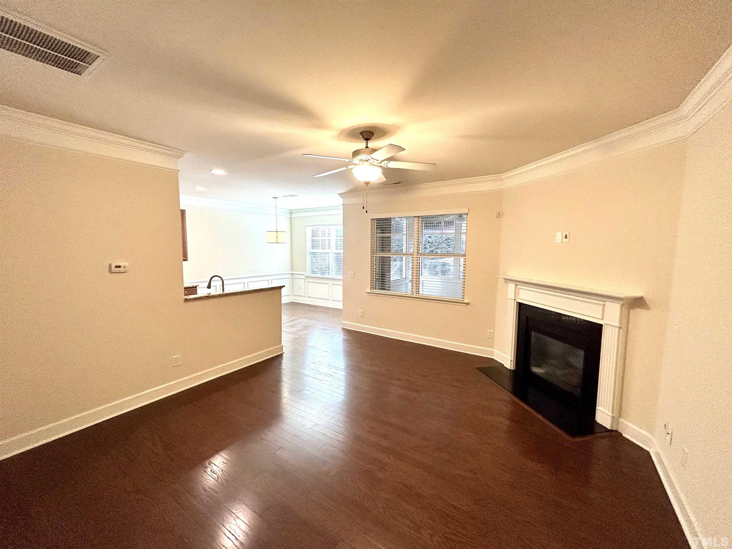 2014 Weston Green Loop Property Photo 3