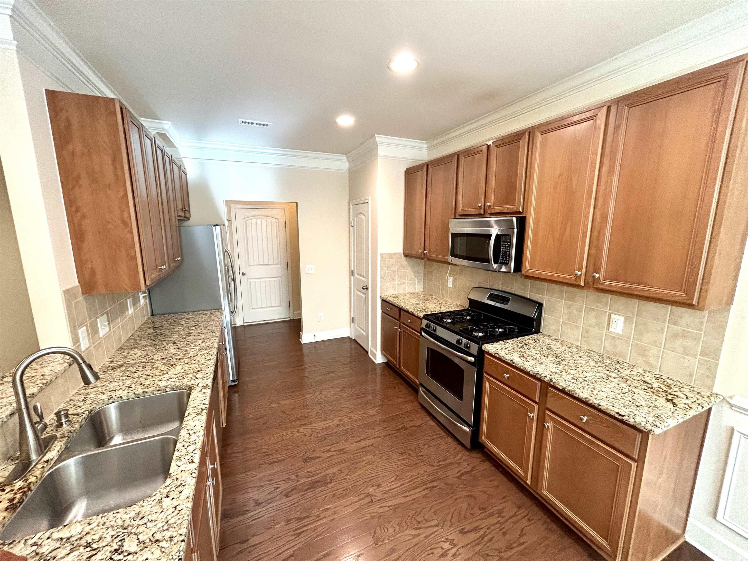 2014 Weston Green Loop Property Photo 4