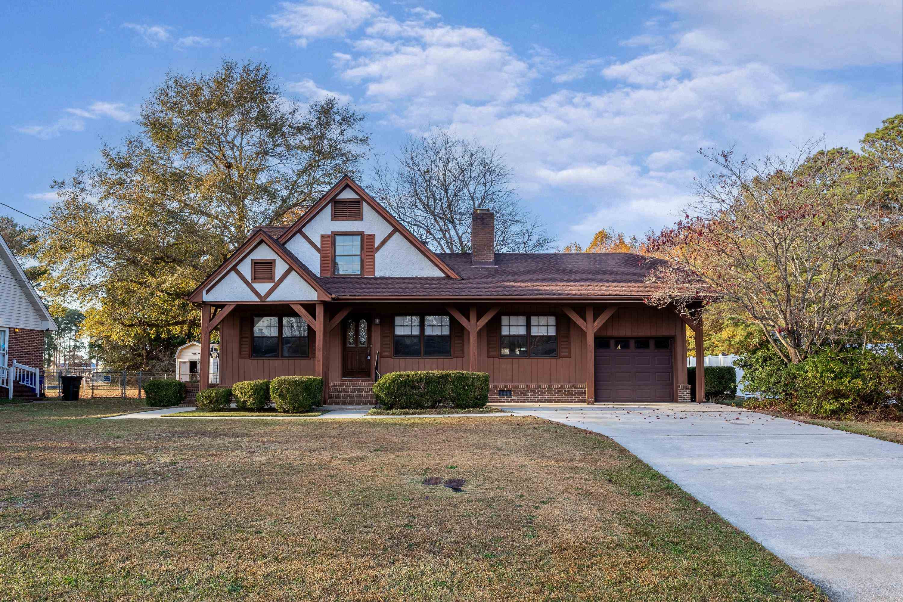 40 White Oak Drive Property Photo 1