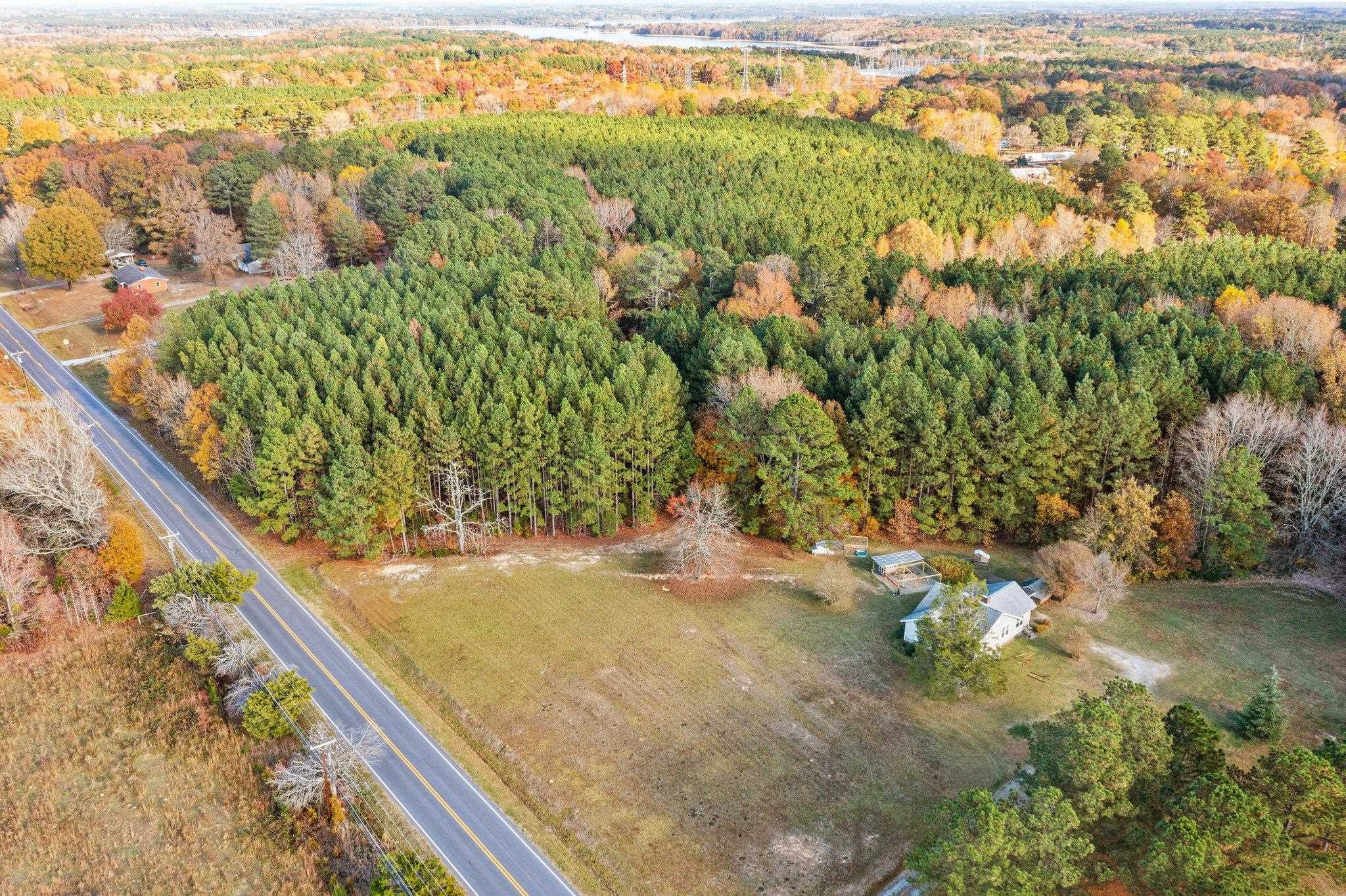3216 Hamlin Road Property Photo 1