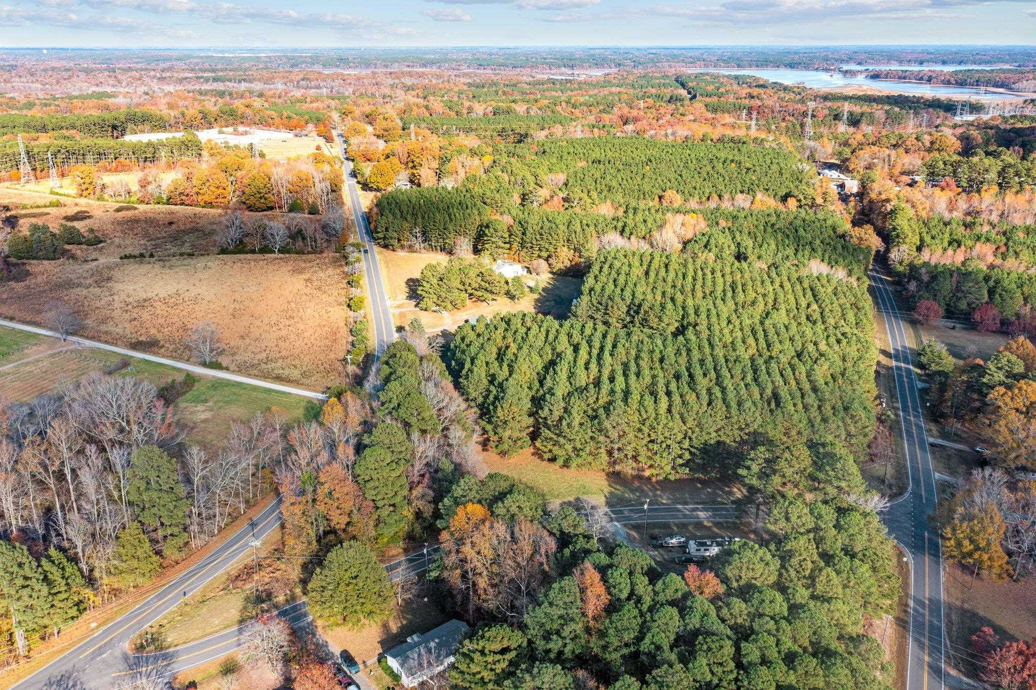 3216 Hamlin Road Property Photo 2