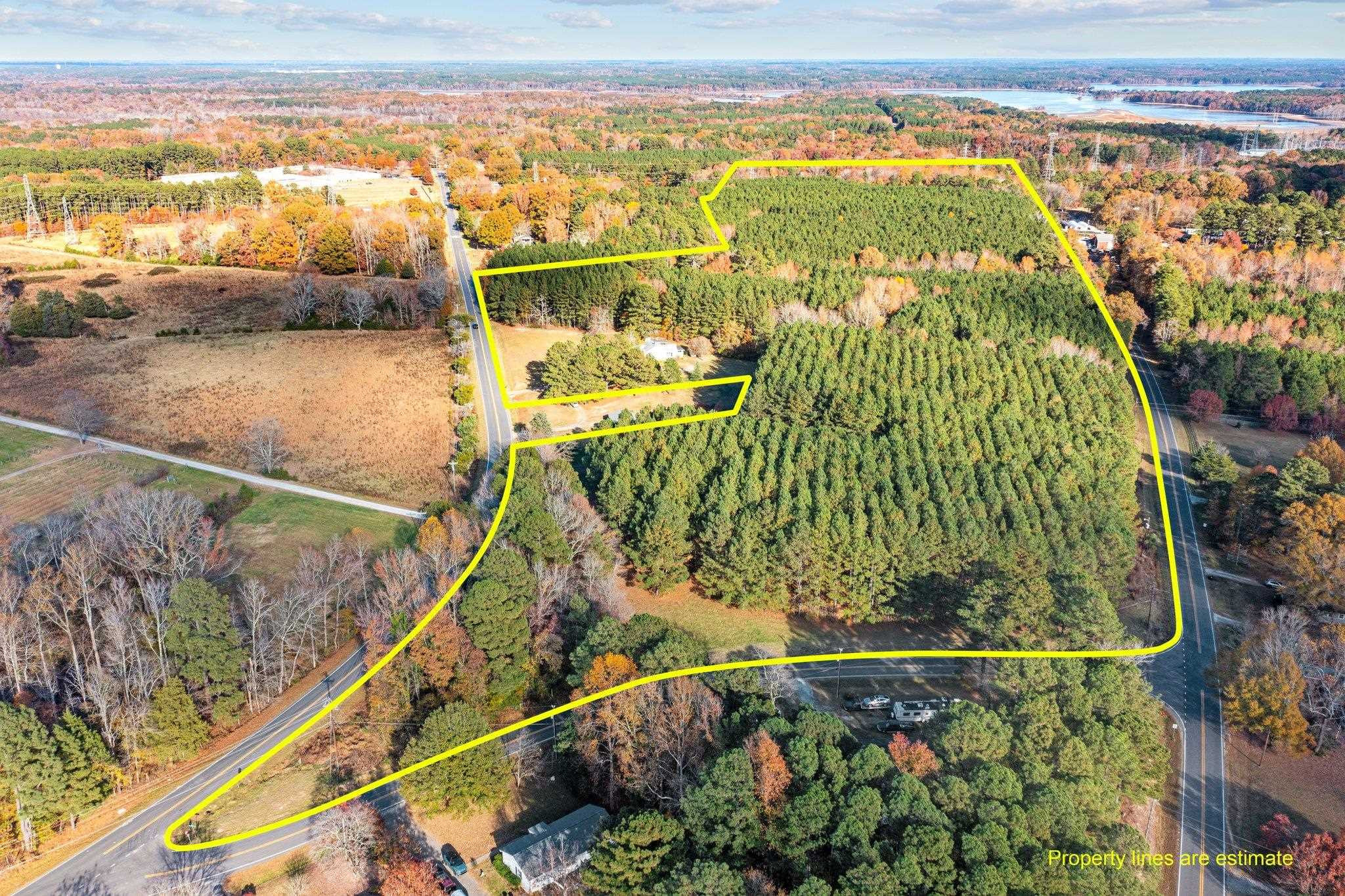 3216 Hamlin Road Property Photo 3