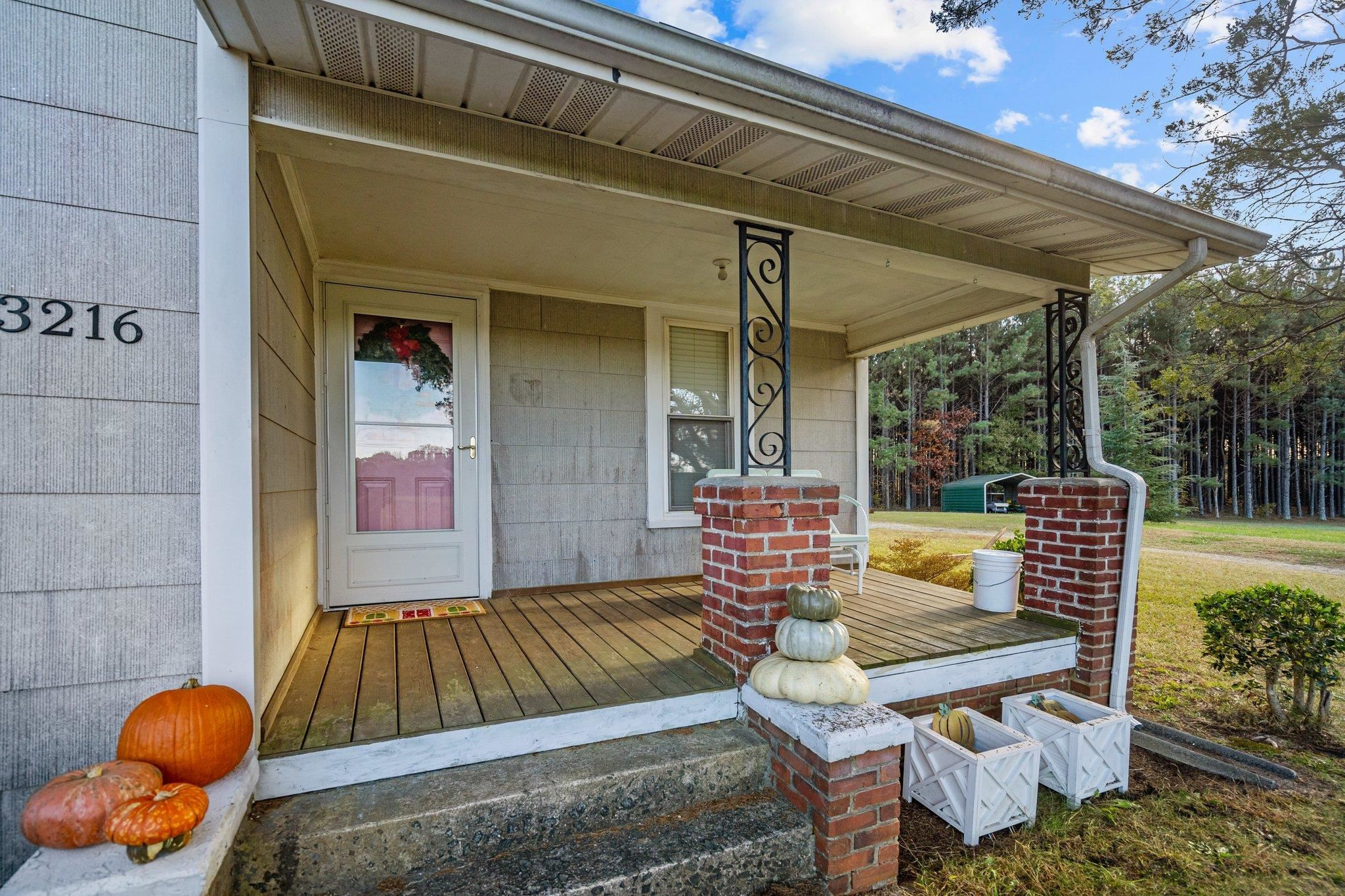 3216 Hamlin Road Property Photo 12