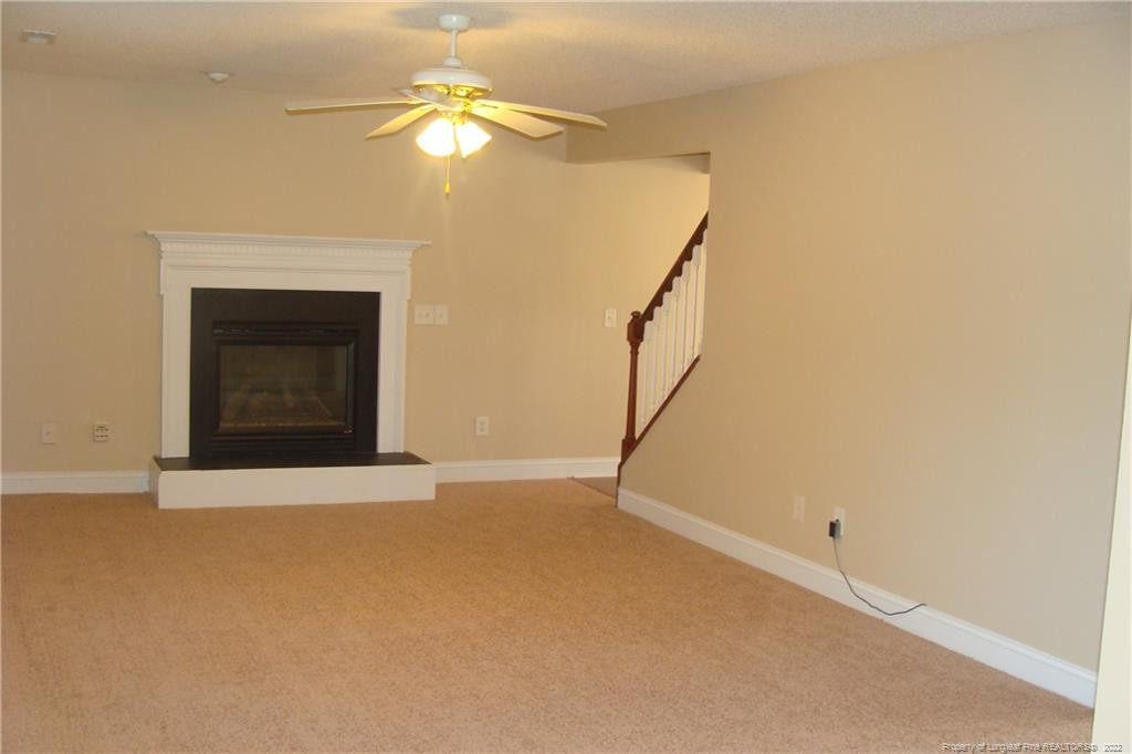 305 Cresthaven Drive Property Photo 2