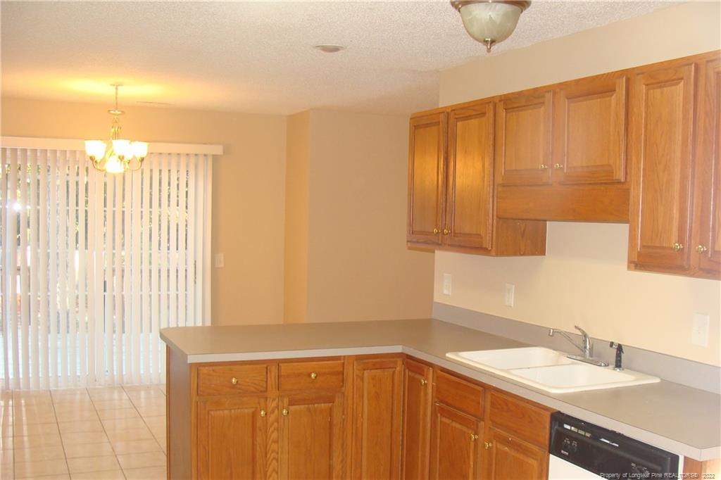305 Cresthaven Drive Property Photo 7