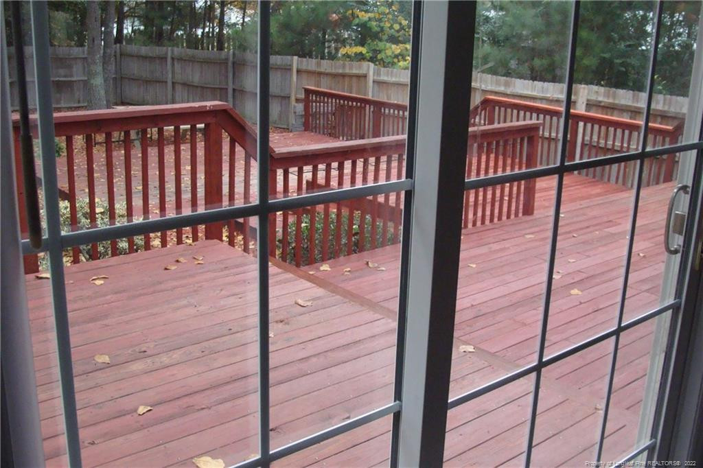 305 Cresthaven Drive Property Photo 8
