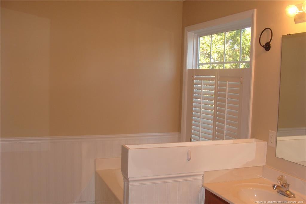 305 Cresthaven Drive Property Photo 11