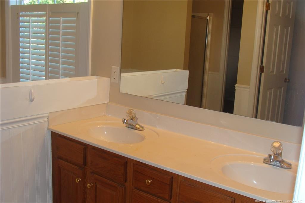 305 Cresthaven Drive Property Photo 12