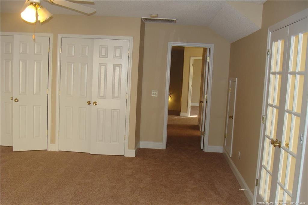 305 Cresthaven Drive Property Photo 14
