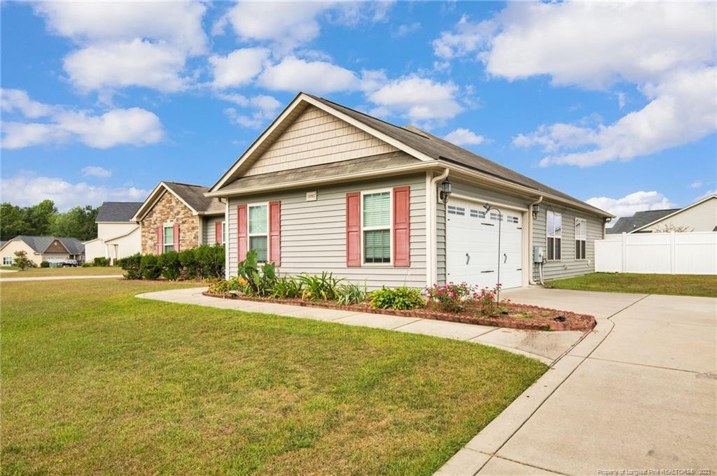 1093 Saint Johns Loop Property Photo 2