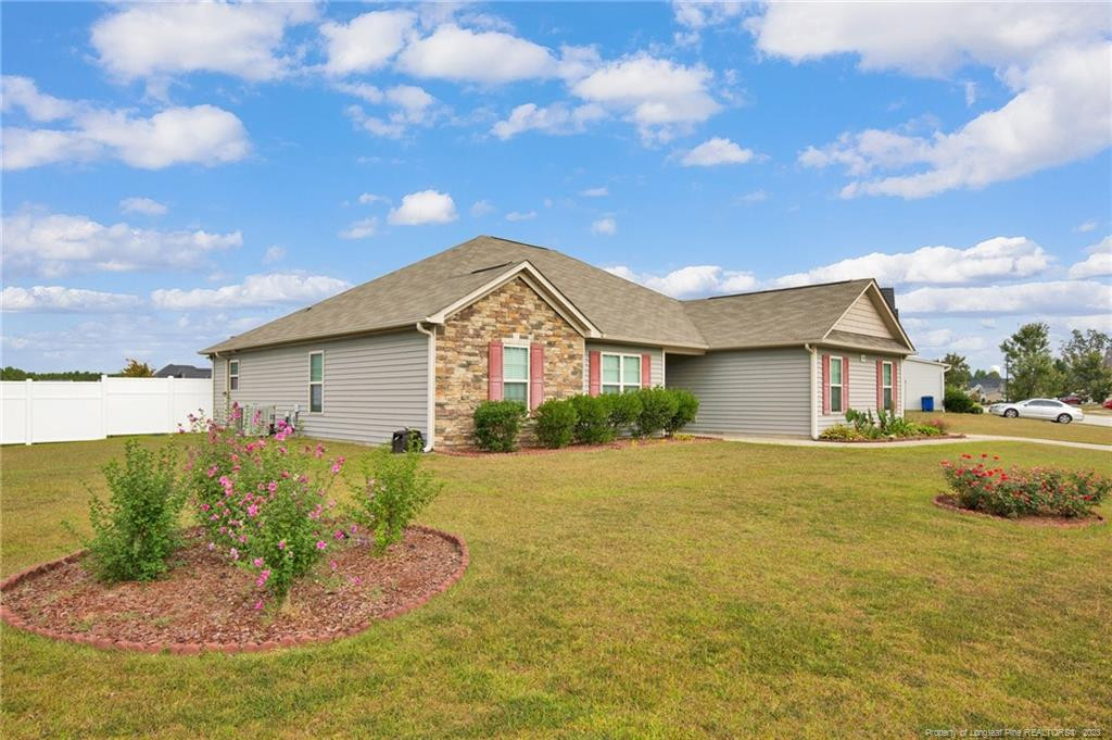 1093 Saint Johns Loop Property Photo 3