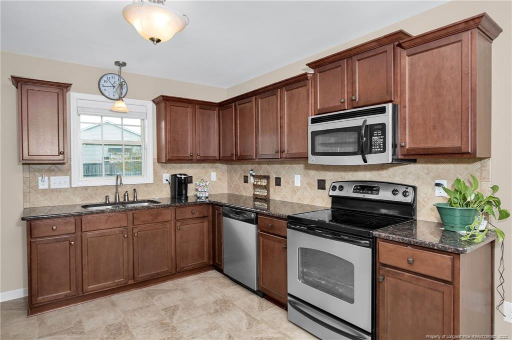 1093 Saint Johns Loop Property Photo 15