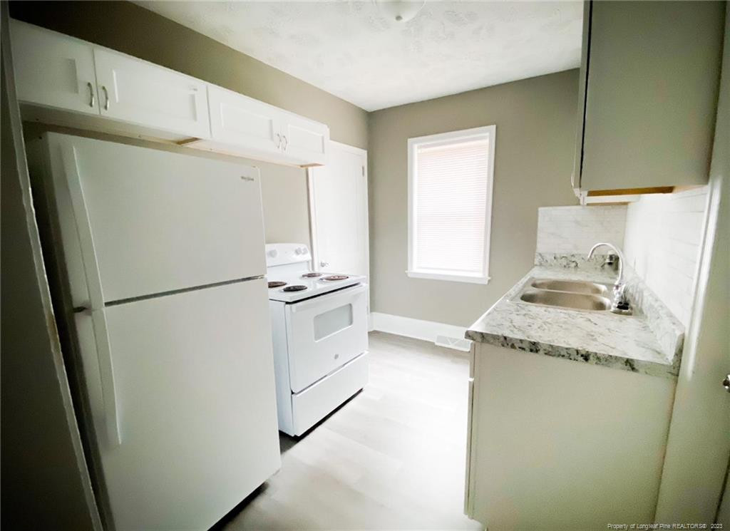210 E 16th Street 2 Property Photo 15