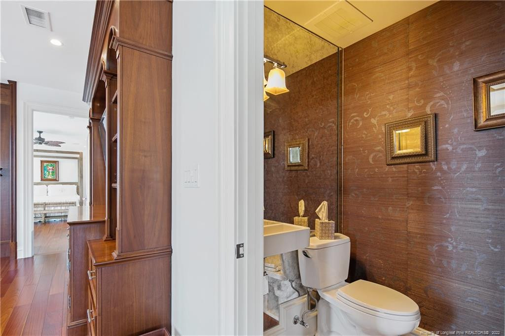325 Hay Street 401 Property Photo 18