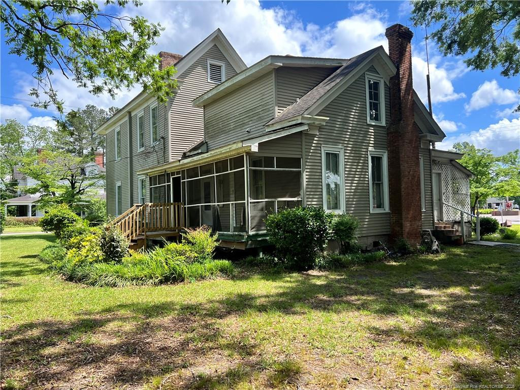 208 S Bond Street Property Photo 3