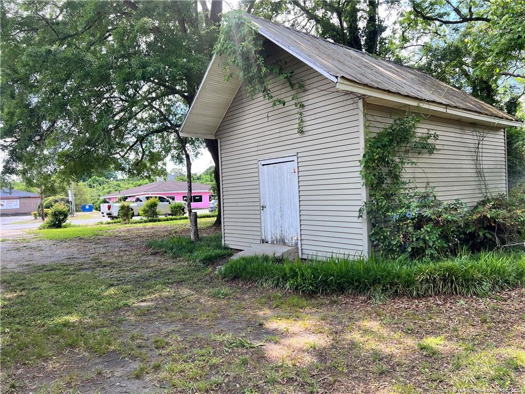 208 S Bond Street Property Photo 5
