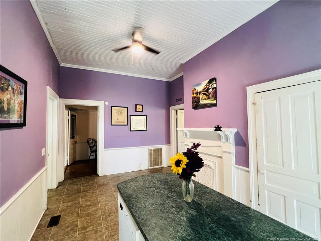 208 S Bond Street Property Photo 7