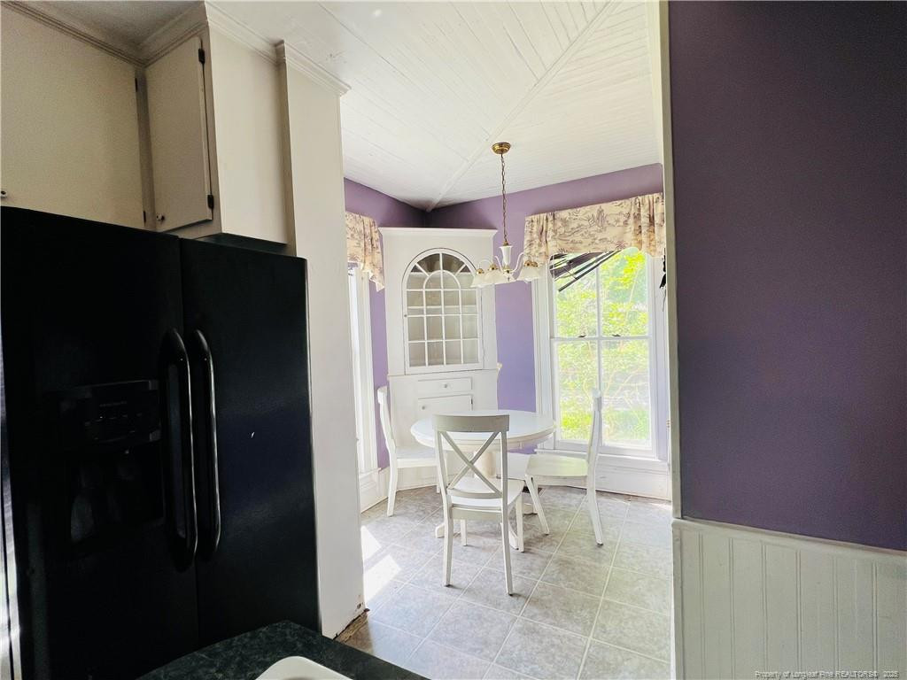 208 S Bond Street Property Photo 9