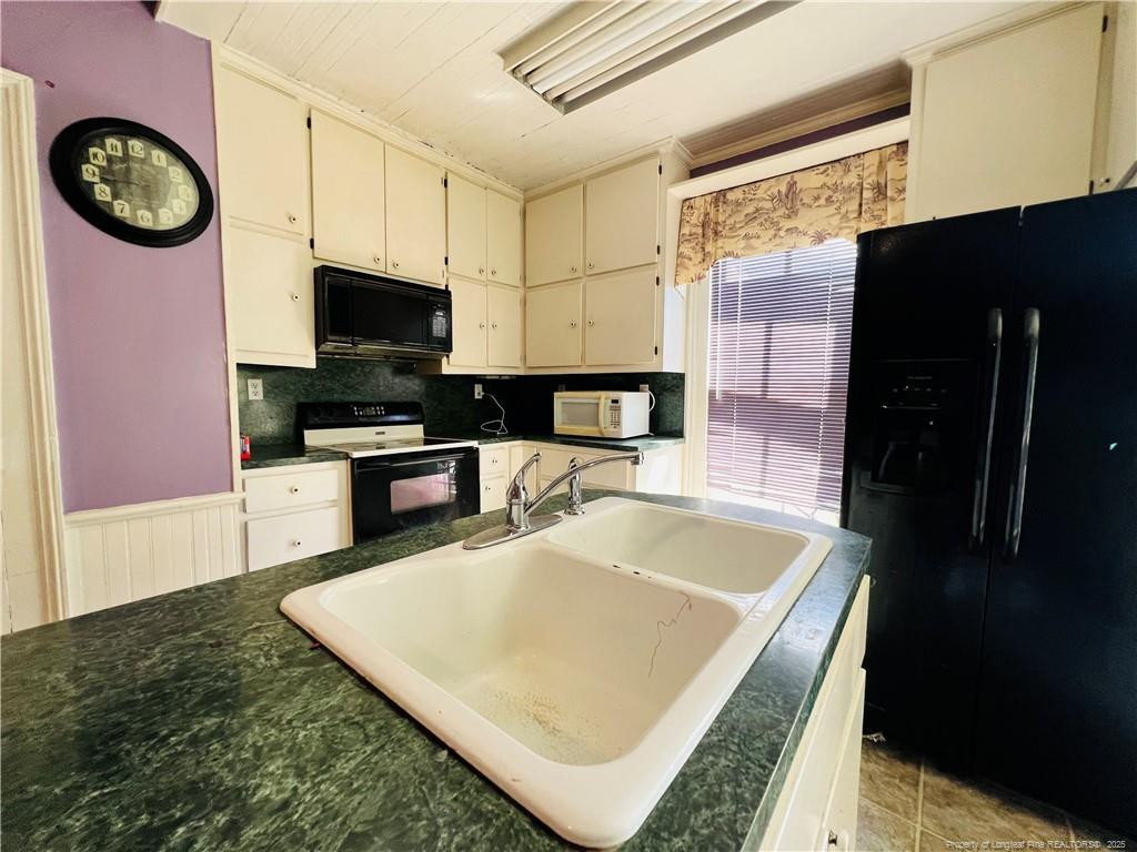 208 S Bond Street Property Photo 10