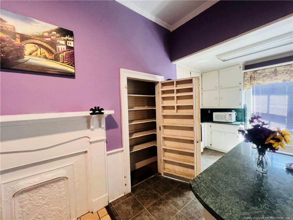208 S Bond Street Property Photo 12
