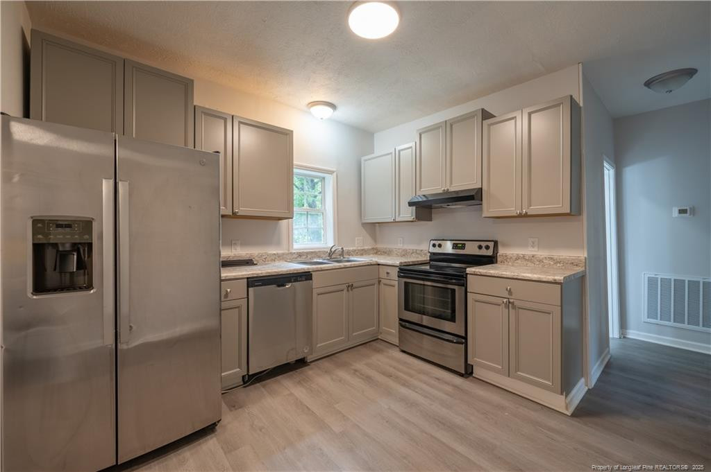 1913 Burnett Avenue Property Photo 9