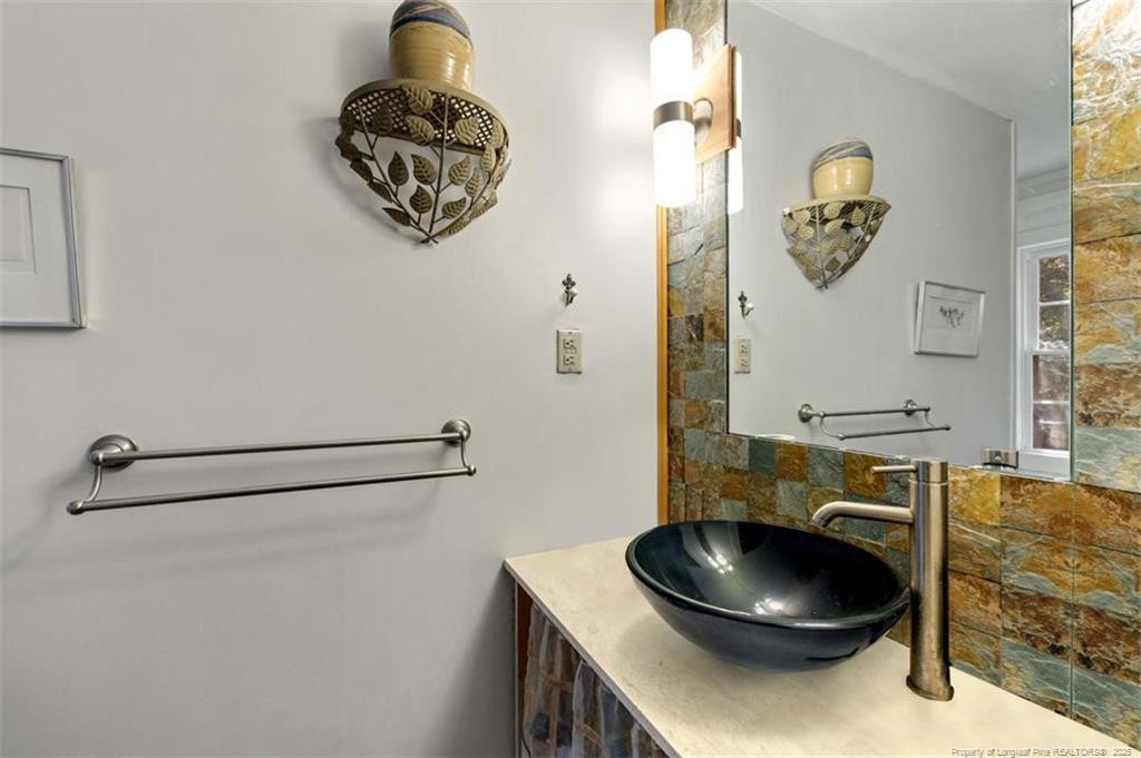 10958 And 10962 Nc 904 Property Photo 29