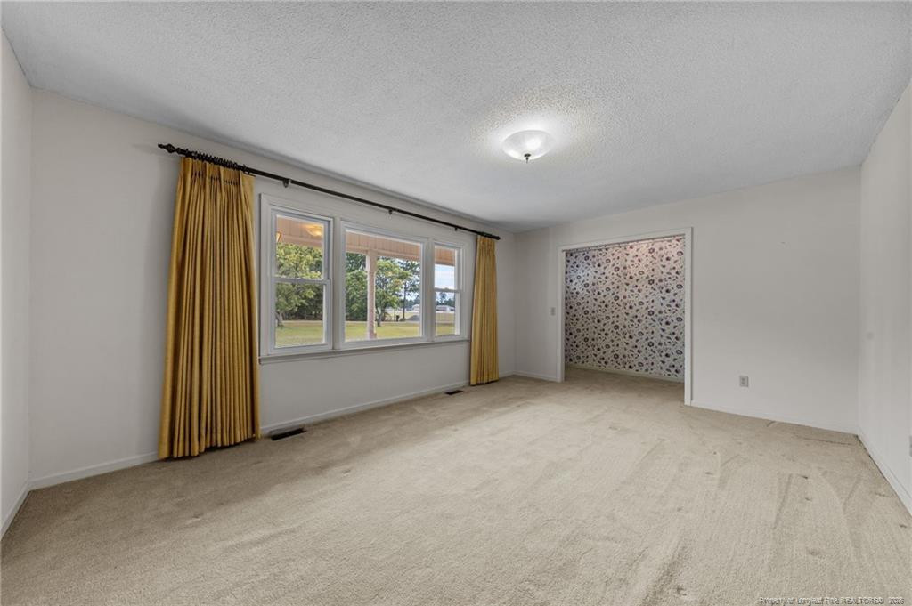 241 Hight Road Property Photo 5