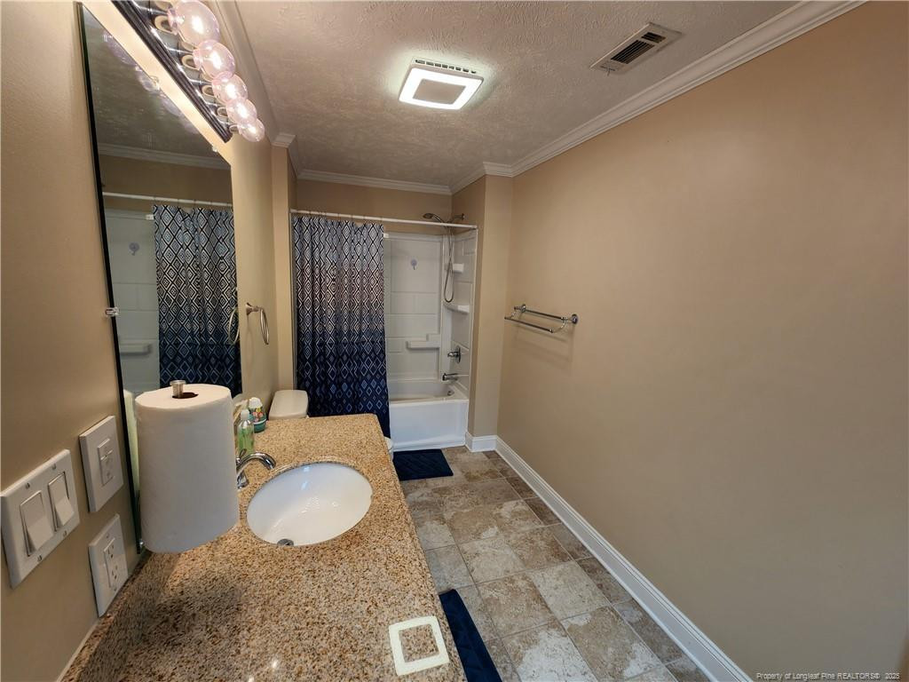 1702 Lasalle Avenue Property Photo 14