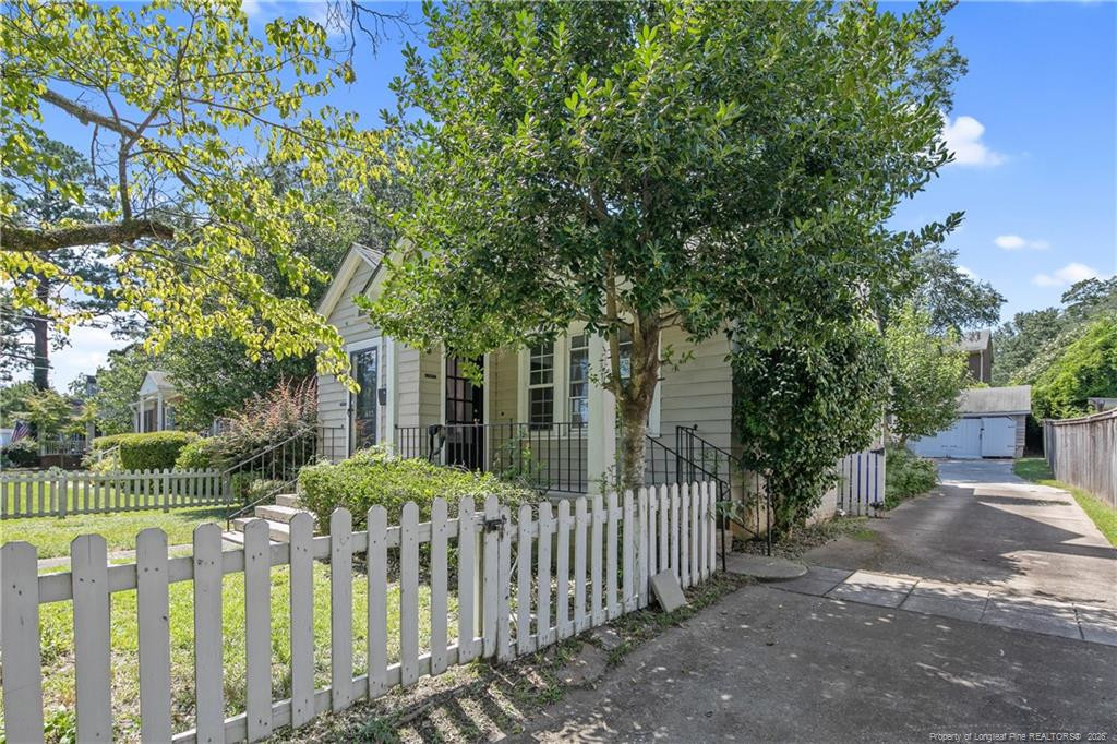 605 Greenland Drive Property Photo 3