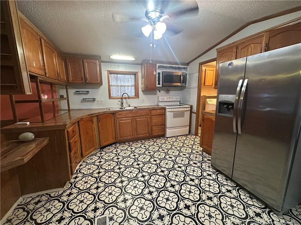 1410 Split Rail Drive Property Photo 26