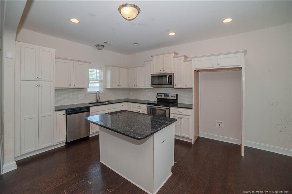 4410 Narrow Pine Court Property Photo 12