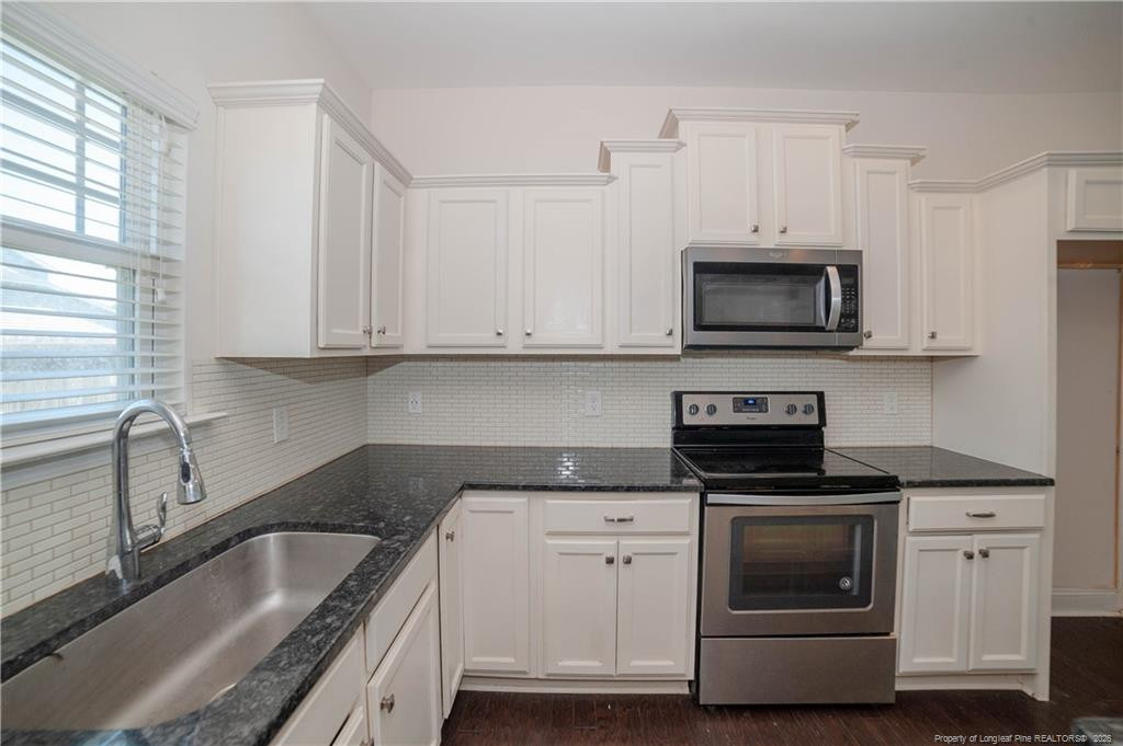 4410 Narrow Pine Court Property Photo 13