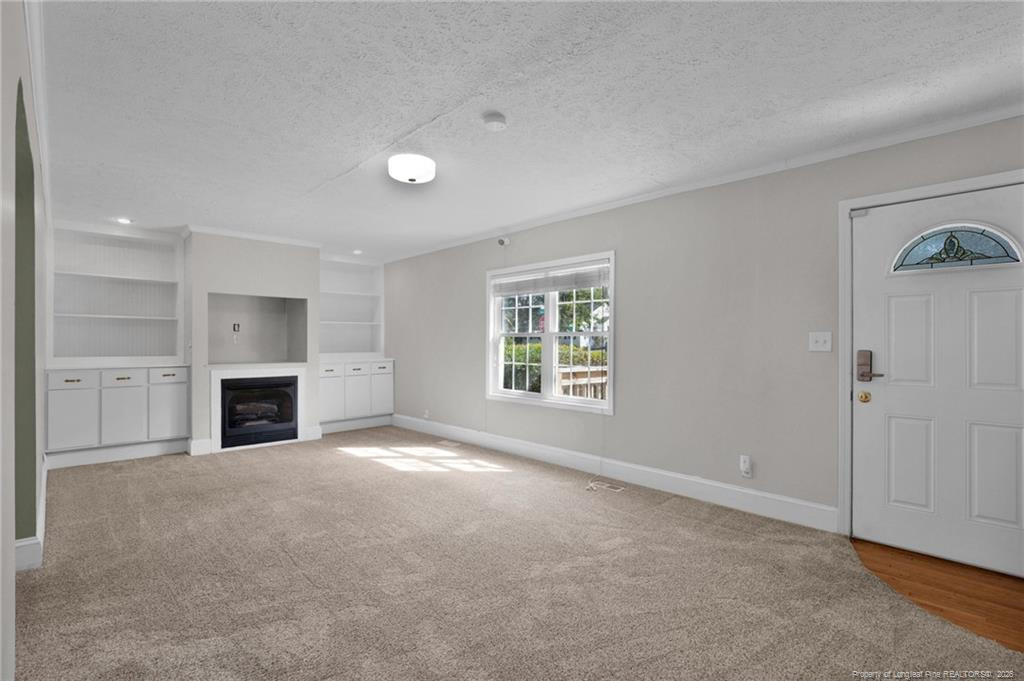 611 Glenville Avenue Property Photo 12