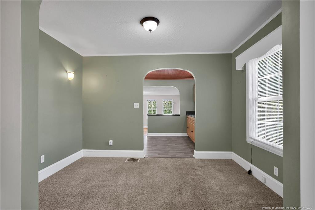 611 Glenville Avenue Property Photo 17