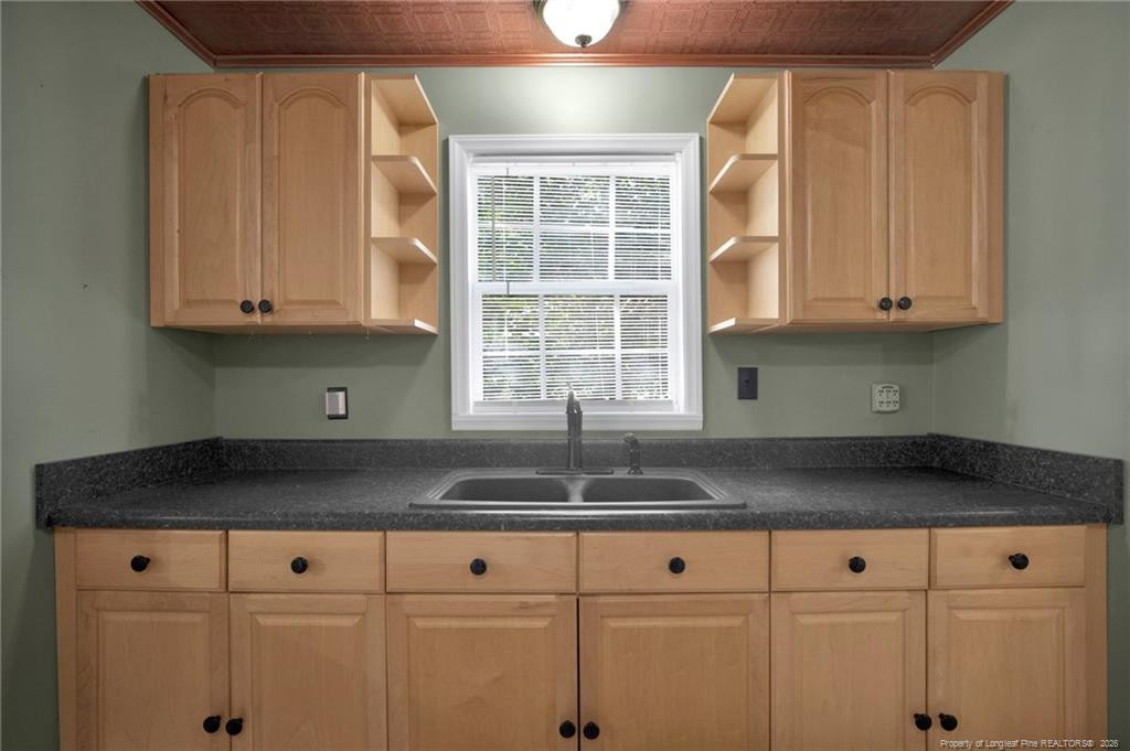 611 Glenville Avenue Property Photo 22