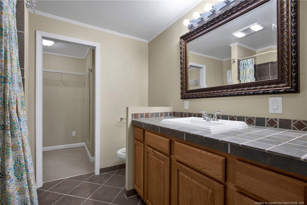 611 Glenville Avenue Property Photo 29
