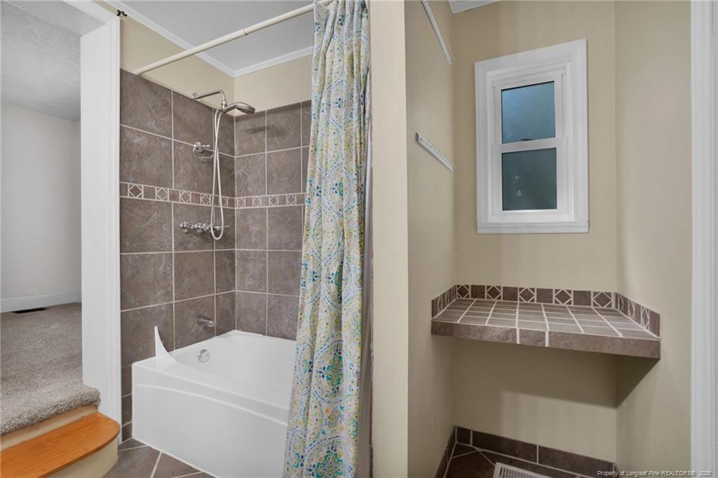 611 Glenville Avenue Property Photo 30