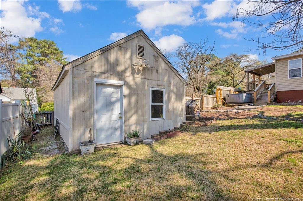 611 Glenville Avenue Property Photo 44