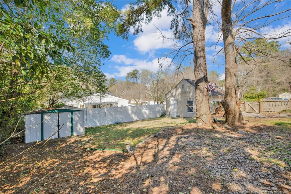 611 Glenville Avenue Property Photo 45