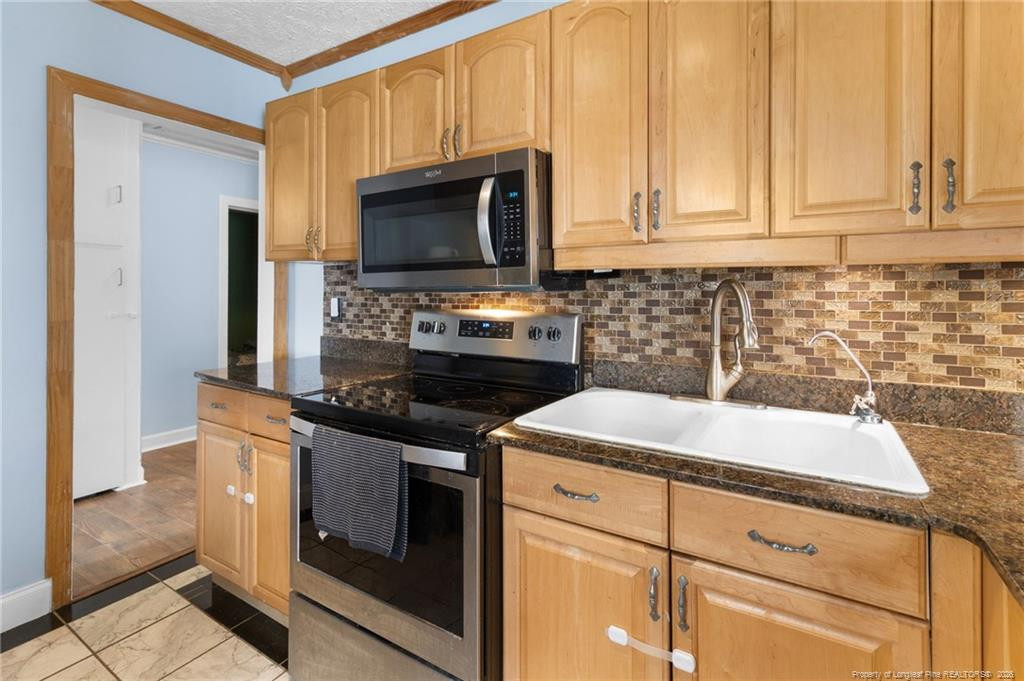 1419 Summitt Avenue Property Photo 12