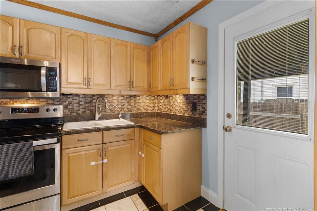 1419 Summitt Avenue Property Photo 13