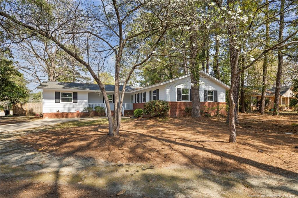 4196 Cliffdale Road Property Photo 3