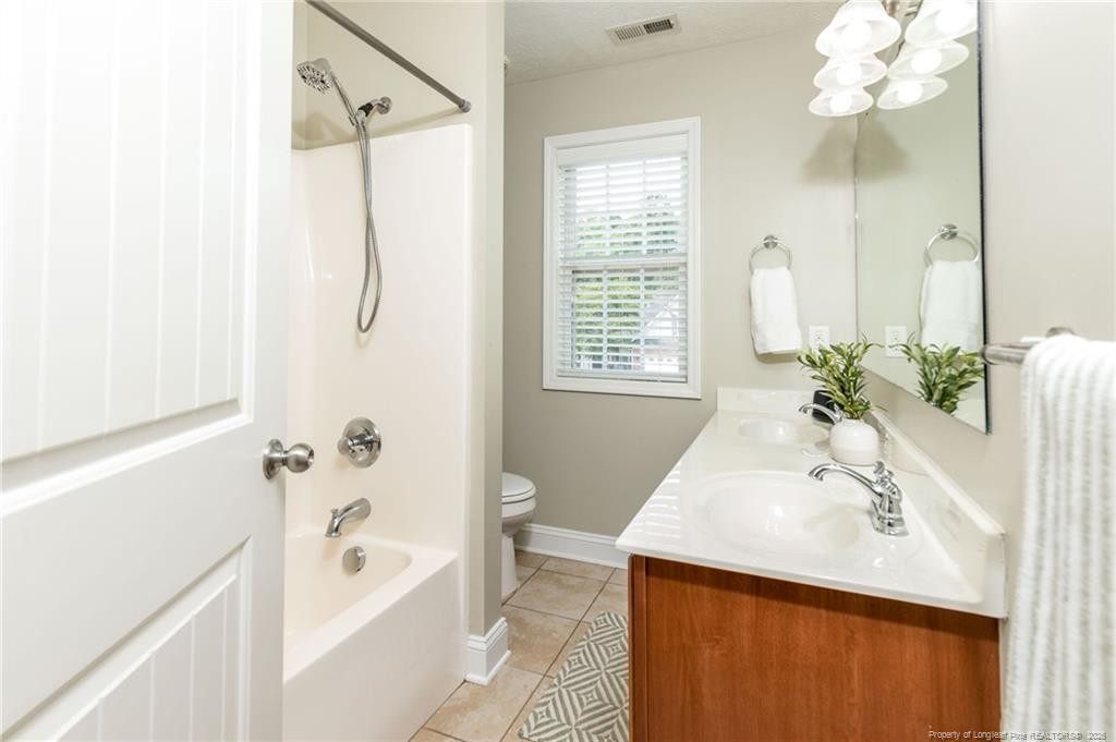554 Thorncliff Drive Property Photo 9
