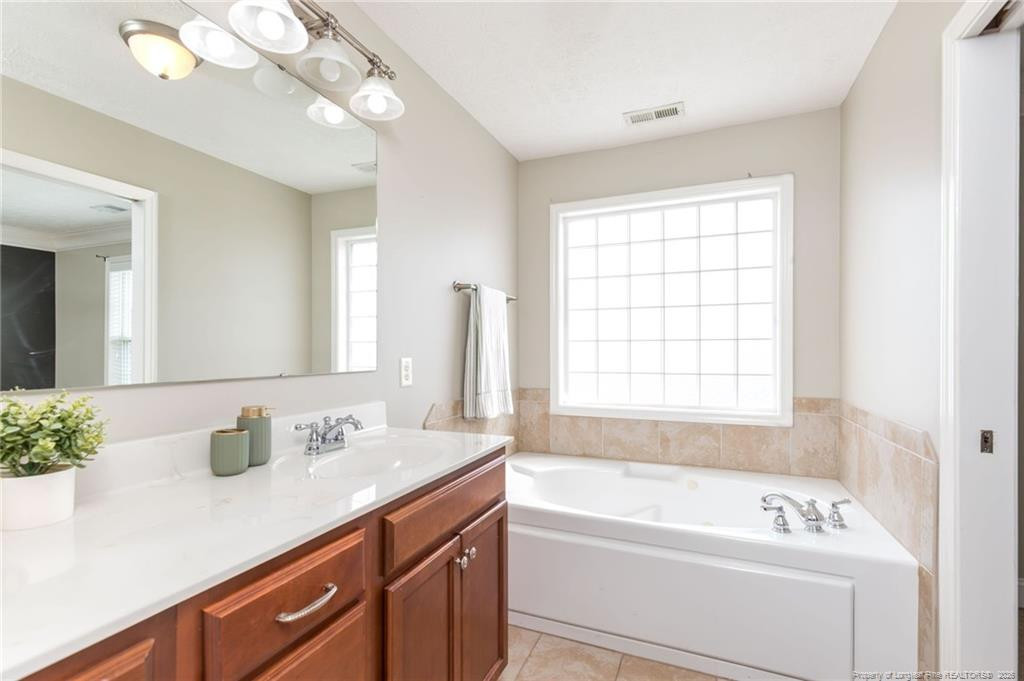 554 Thorncliff Drive Property Photo 15