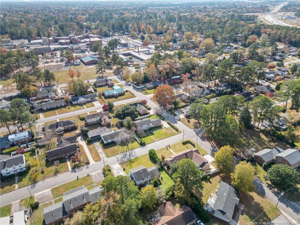 306 W 33rd Street W Property Photo 2