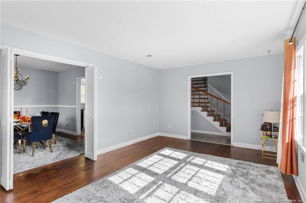 306 W 33rd Street W Property Photo 11
